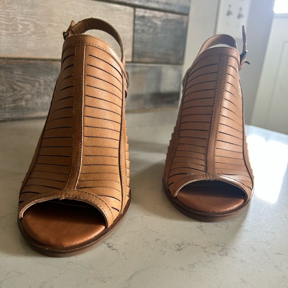 Lucky Brand Lialor Slingback Leather Open Toe Sandals 9/39 - Picture 5 of 13